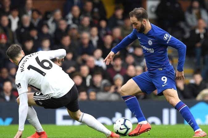 雷迪克：湖人目前首要任务是保护詹姆斯，而不是让他凑场次评奖