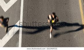 斗地主什么时候该放弃抢（斗地主在何种情况下应放弃抢地主？）